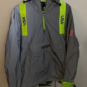 NASA Reflective wind breaker